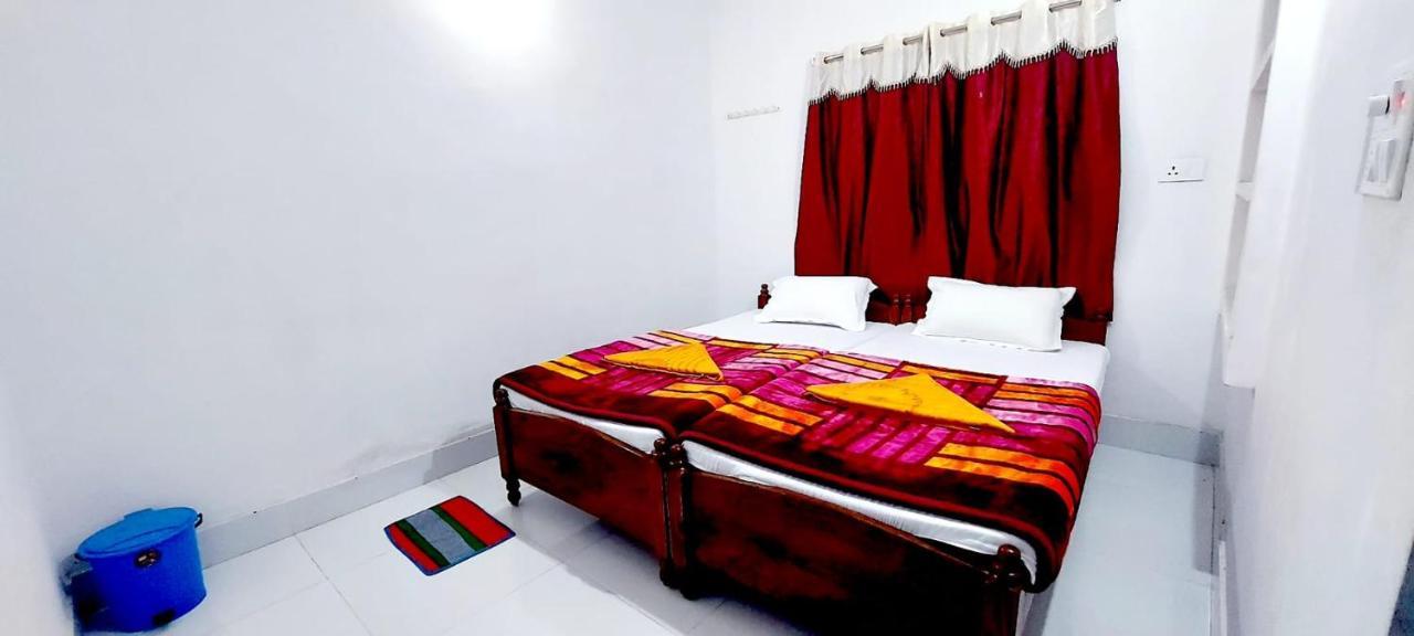 Nilam Guest House Bodh Gaya Exterior photo